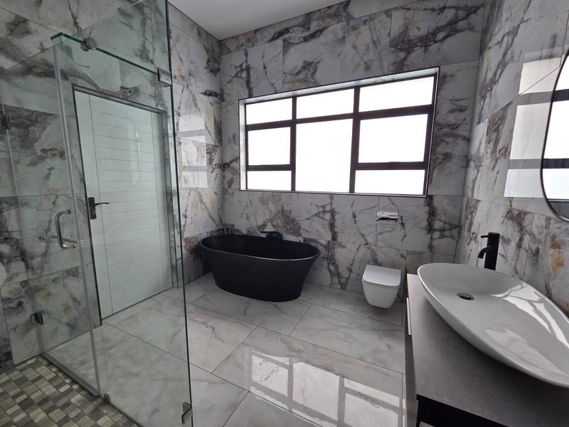 5 Bedroom Property for Sale in The Islands Estates North West